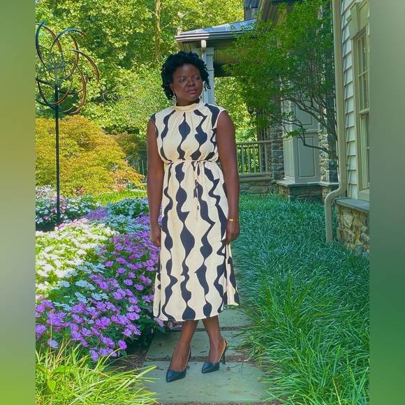 Dresses & Skirts - Gorgeous Abstract prints dress